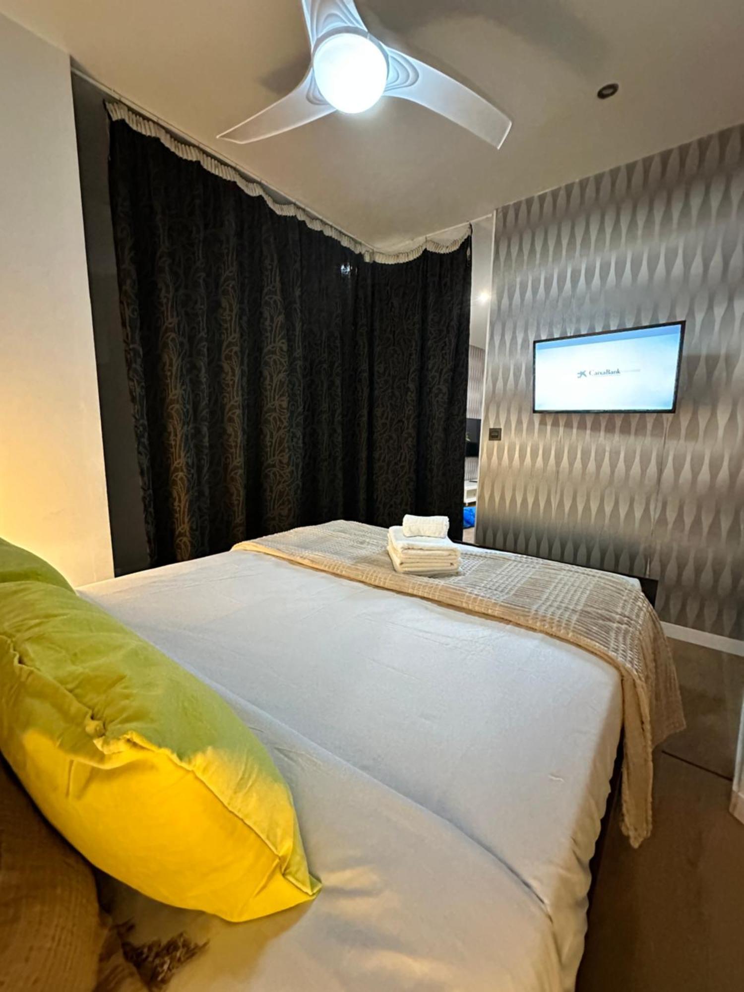 Appartement Carreteria Deluxe à Málaga Extérieur photo